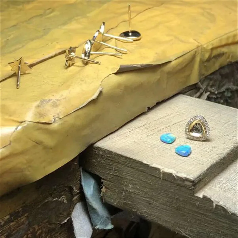 18K Gold Diamond Trillion Cut Natural Opal 5.2M Fine Stud Earrings