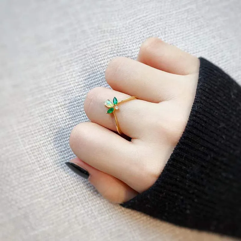 18K Gold Pear Shaped 0.08ct Natural Opal Gemstone Ring