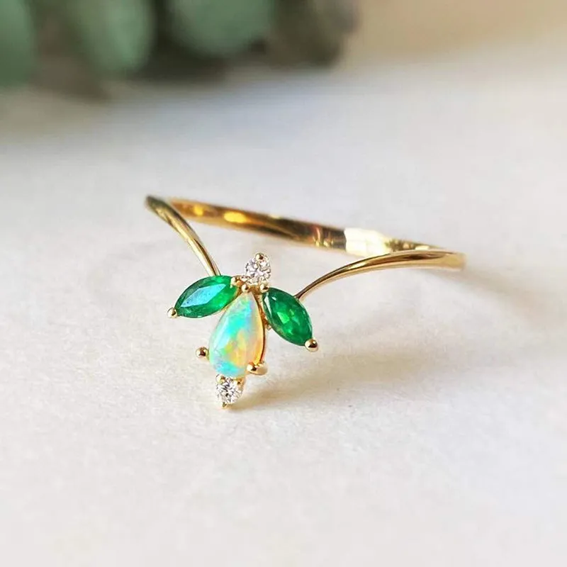 18K Gold Pear Shaped 0.08ct Natural Opal Gemstone Ring