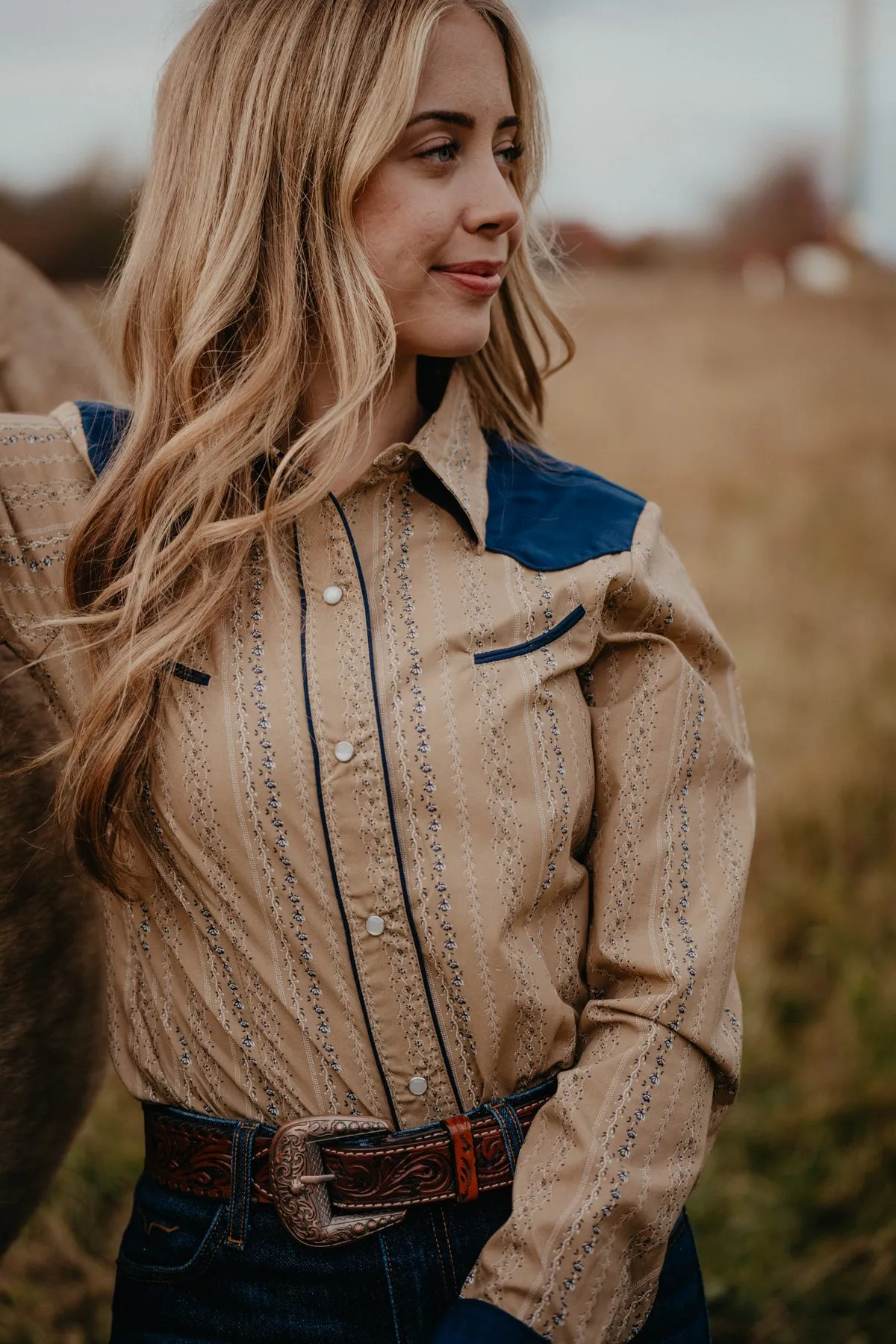 'Bandera' Women's Tan & Navy Wallpaper Pearl Snap by Roper (XS - M)
