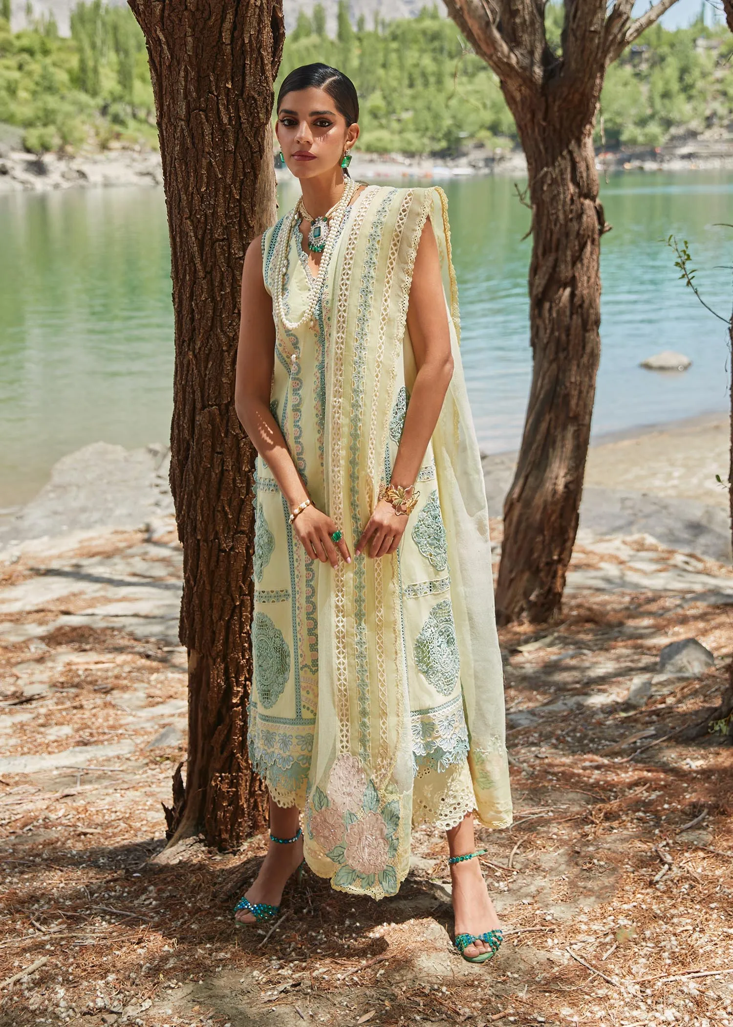 CRIMSON X SAIRA SHAKIRA LUXURY LAWN 2023 | Medley of lace D7-B