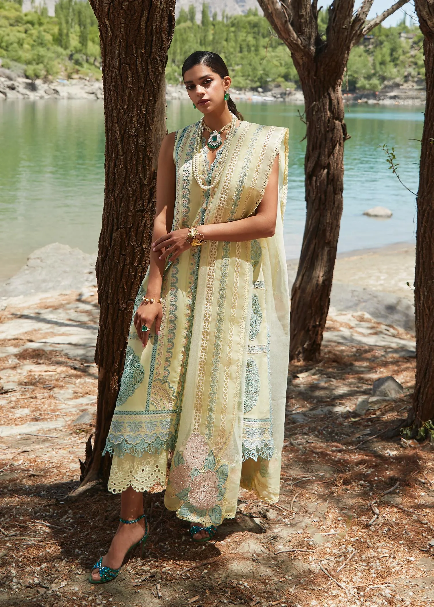 CRIMSON X SAIRA SHAKIRA LUXURY LAWN 2023 | Medley of lace D7-B