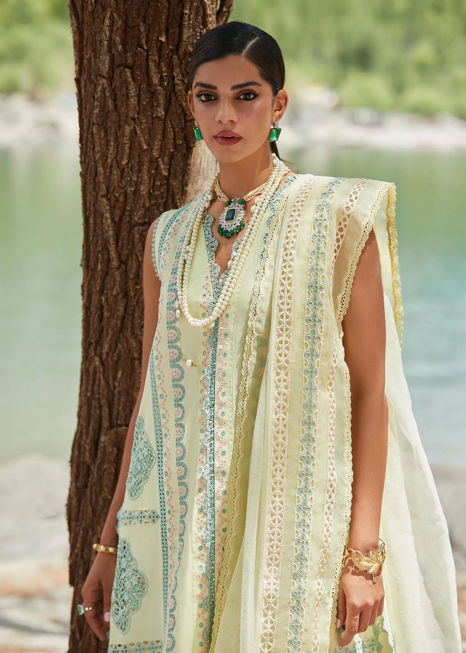 CRIMSON X SAIRA SHAKIRA LUXURY LAWN 2023 | Medley of lace D7-B