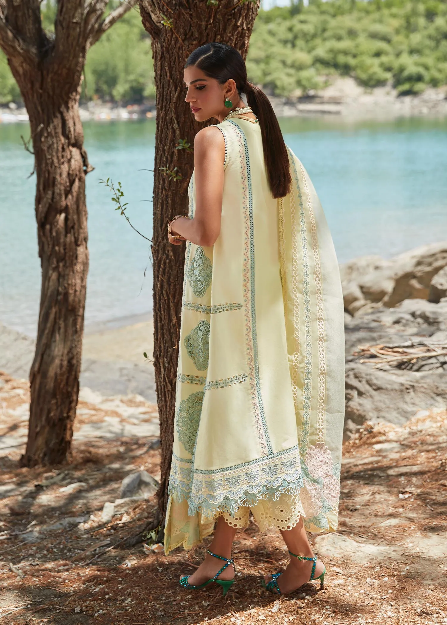 CRIMSON X SAIRA SHAKIRA LUXURY LAWN 2023 | Medley of lace D7-B