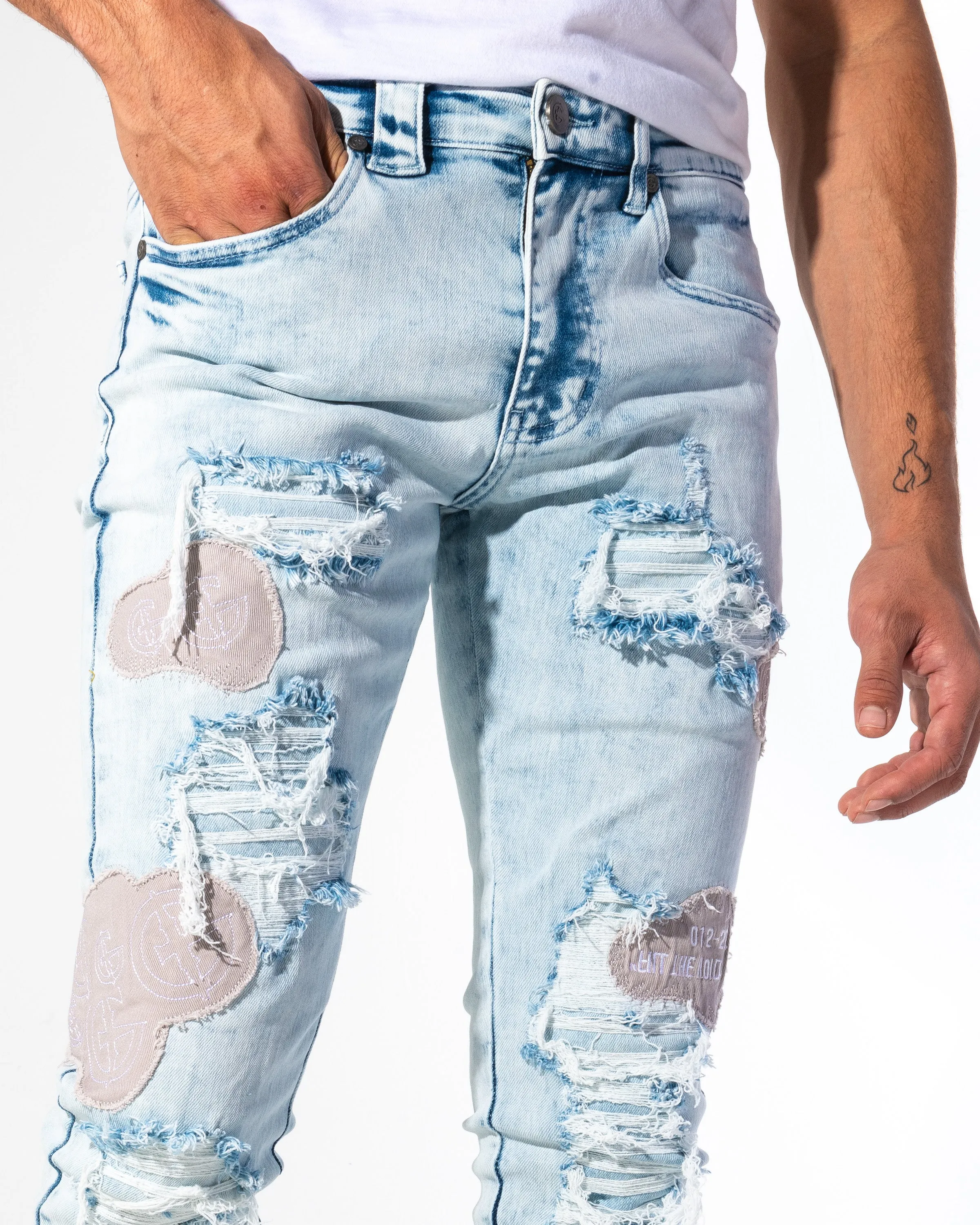FILL THE VOID DENIM (WHITE WASH/PATCHWORK)