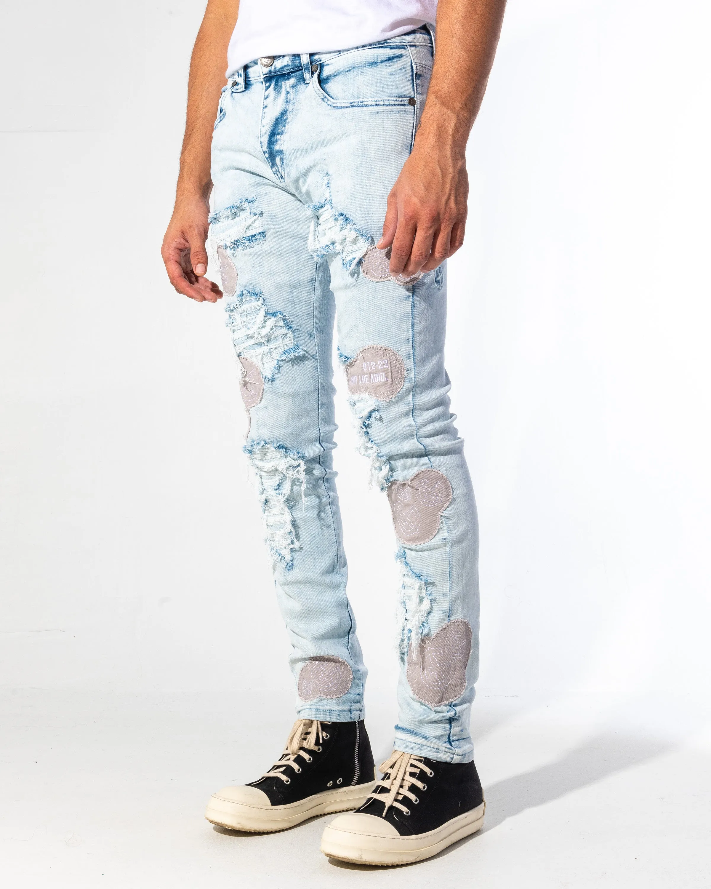 FILL THE VOID DENIM (WHITE WASH/PATCHWORK)