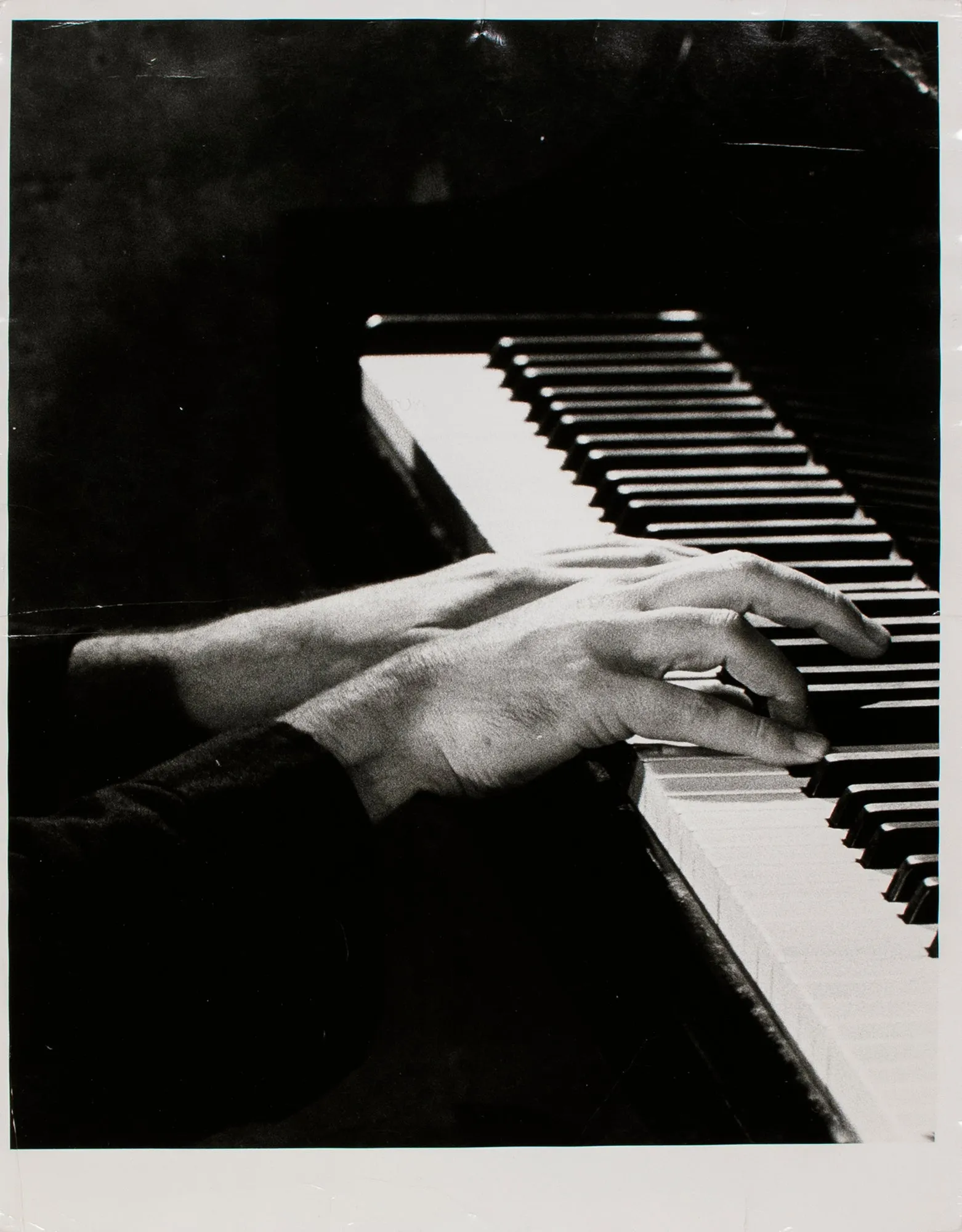 Glenn Gould (hands) [Eaton Auditorium, as seen in NFB’s MusiCanada]