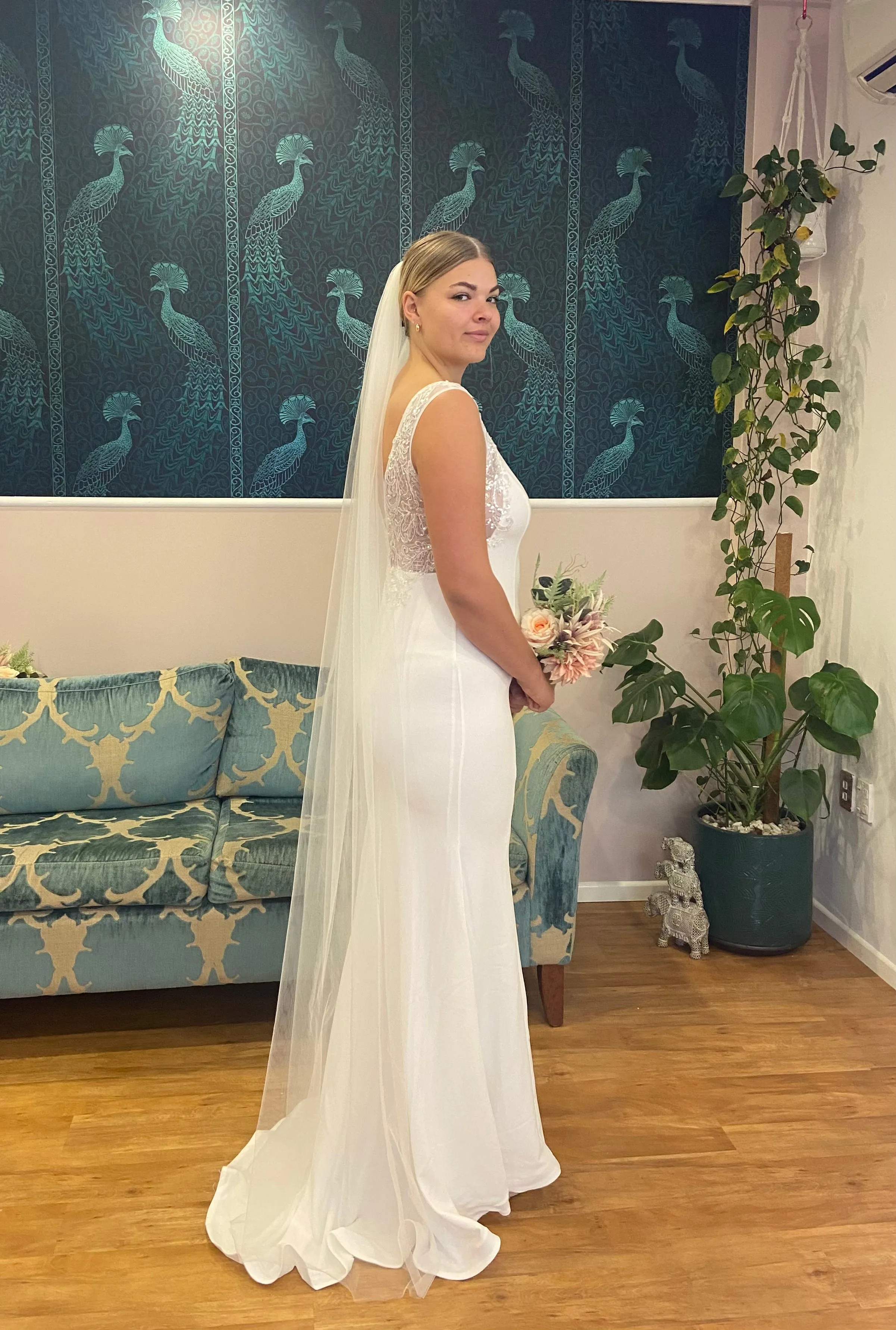 Ivory single layer plain veil with metal comb Express NZ Wide
