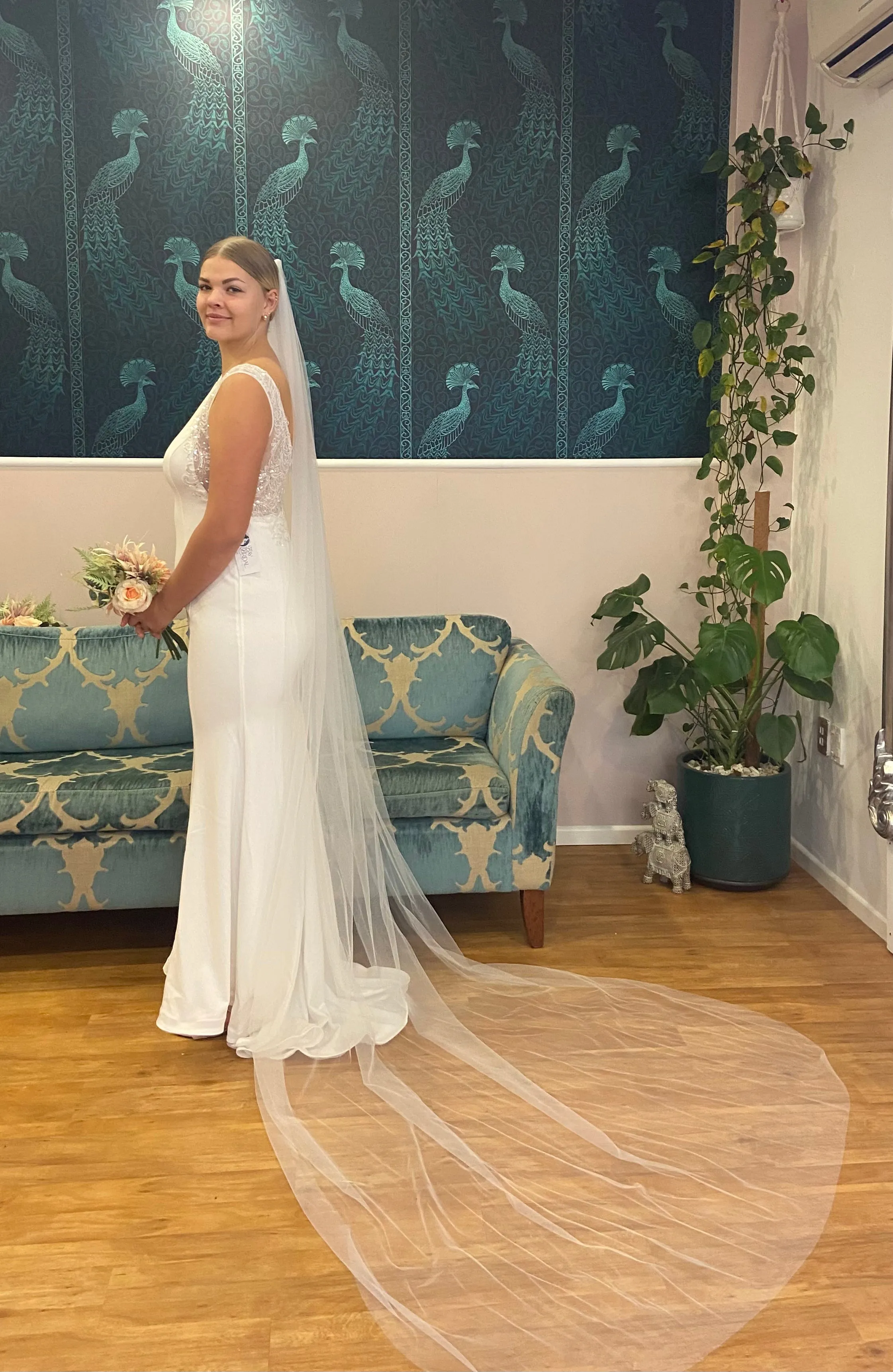 Ivory single layer plain veil with metal comb Express NZ Wide