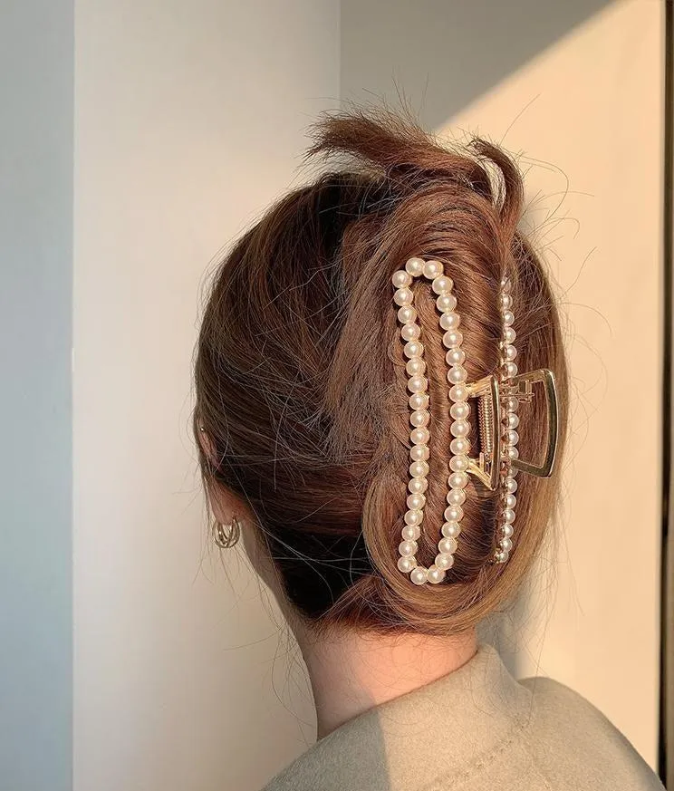 Pearl Hair Claw Clip