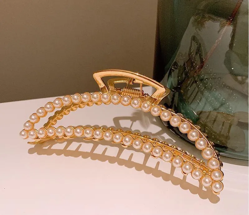 Pearl Hair Claw Clip