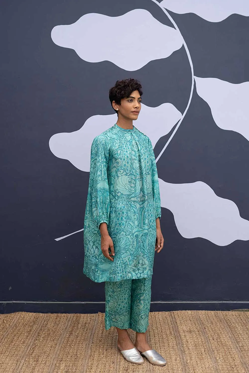 YAM   I   Zona Alta SUMATRA KURTA SET 2  (KURTA & PANTS) PURE HABUTAI SILK BLUE YAMBILLIE42