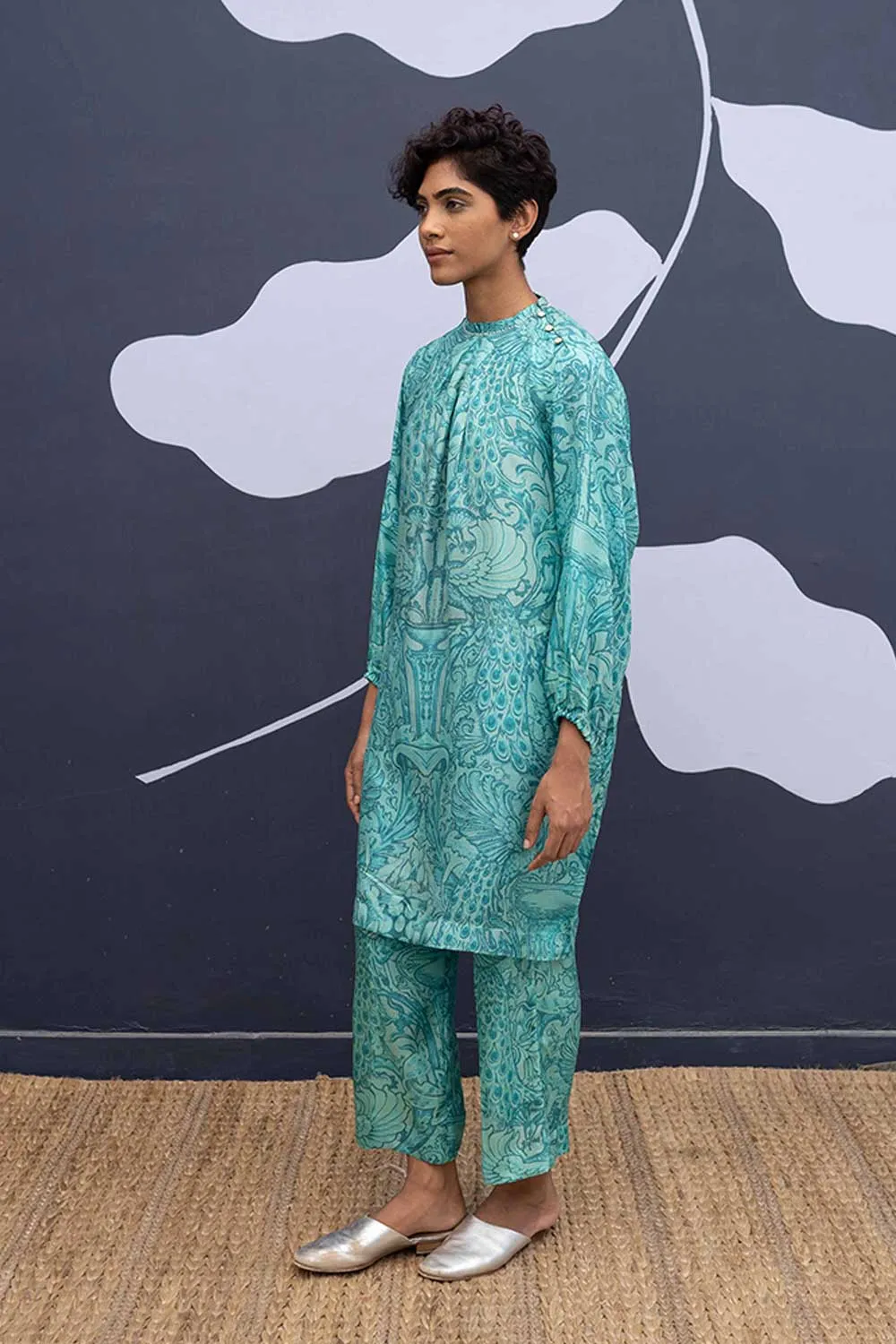 YAM   I   Zona Alta SUMATRA KURTA SET 2  (KURTA & PANTS) PURE HABUTAI SILK BLUE YAMBILLIE42